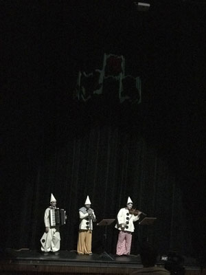 �Tres Sombreros de Copa�/ �Three Top Hats�. A circus opera based in Miguel Mihura�s 1932 theater play �Tres Sombreros de Copa�